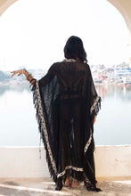 Load image into Gallery viewer, Anapuru Fringed Poncho