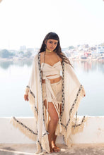 Load image into Gallery viewer, Anapuru Fringed Poncho