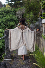 Load image into Gallery viewer, Eagle Poncho