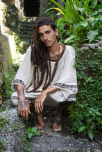 Load image into Gallery viewer, Metuktire Oversized Blouse