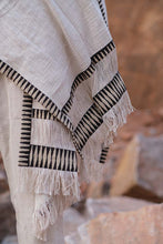 Load image into Gallery viewer, Korubo Open Poncho / Shawl
