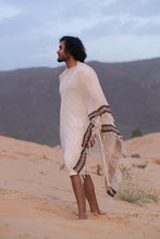 Load image into Gallery viewer, Suyá Scarf
