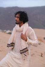 Load image into Gallery viewer, Suyá Scarf
